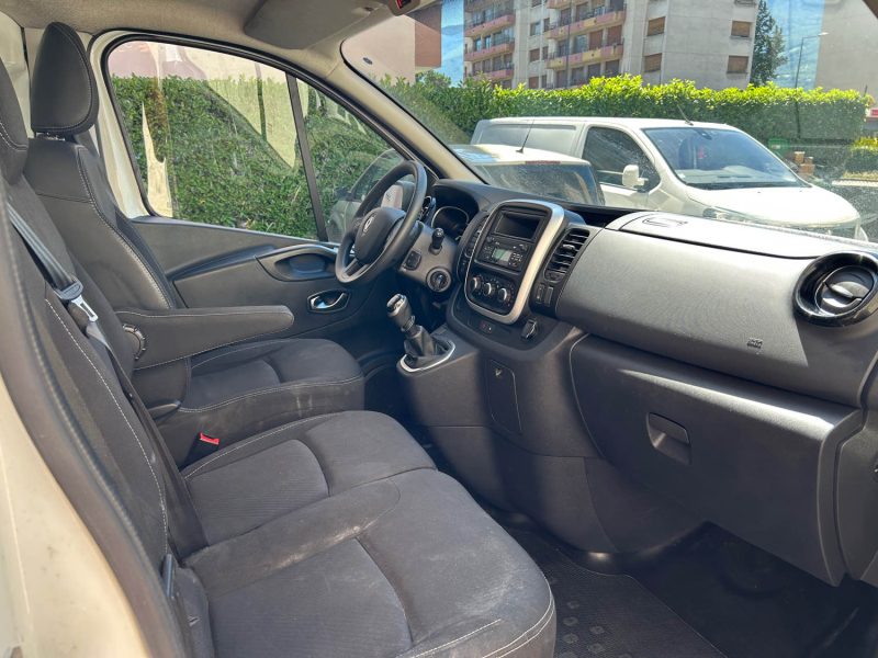 RENAULT TRAFIC L1H1 1000 1.6 DCI 95 GRAND CONFORT 12/2020 PRIX HT : 7491 € PRIX TTC : 8990 €