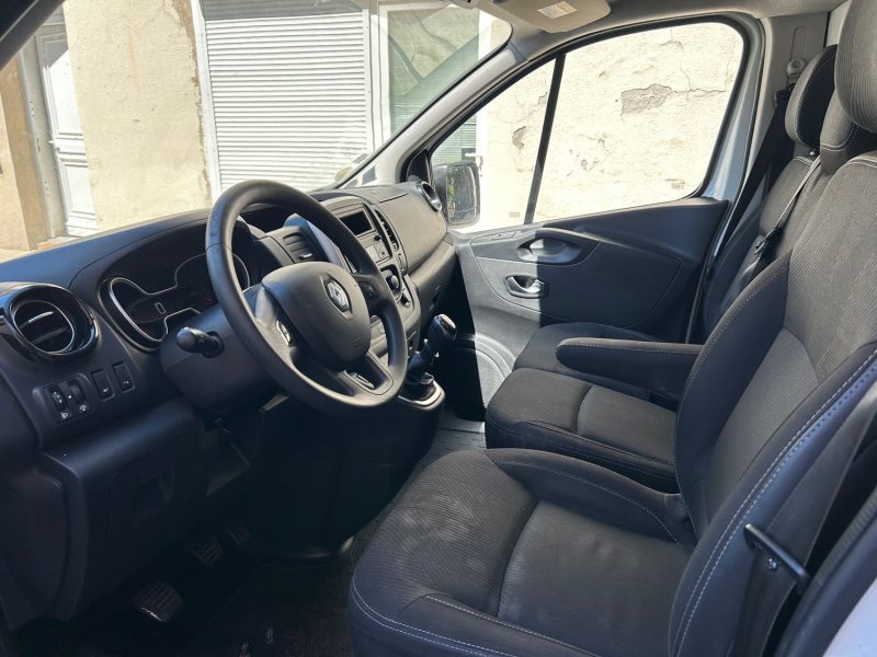 RENAULT TRAFIC L1H1 1000 1.6 DCI 95 GRAND CONFORT 12/2020 PRIX HT : 7491 € PRIX TTC : 8990 €