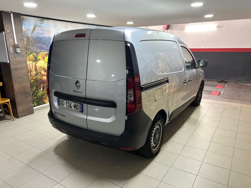 RENAULT EXPRESS VAN 1.3 TCE 100 ESSENTIEL 05/2022 PRIX HT : 8325 € PRIX TTC : 9990 €