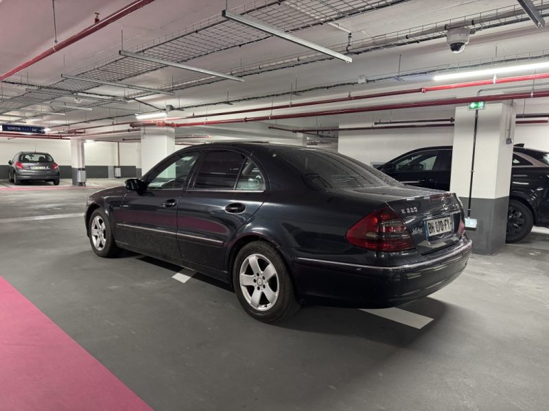 MERCEDES CLASSE E  2004