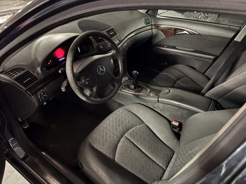 MERCEDES CLASSE E  2004