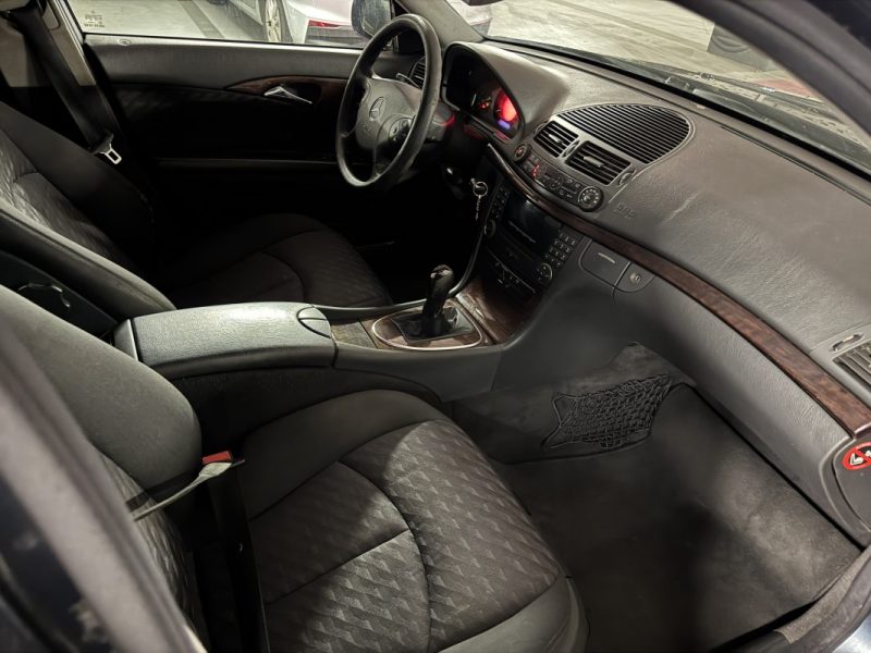 MERCEDES CLASSE E  2004