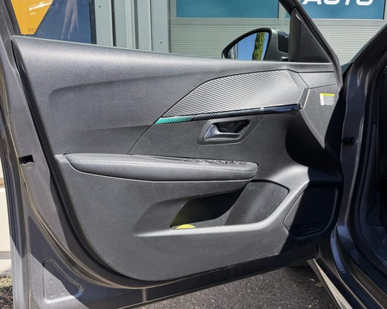 Peugeot 208 1.2 PureTech 2022 — Apple CarPlay & Android - GARANTIE 6 MOIS