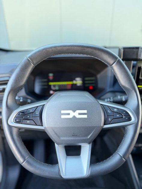 DACIA DUSTER - 130 ch - JOURNEY - 4X4 - SOUS GARANTIE CONSTRUCTEUR 