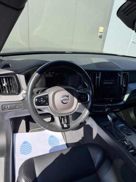 VOLVO XC60 - D4 AWD - R-DESIGN  - 190 CH - GARANTIE 3 MOIS 