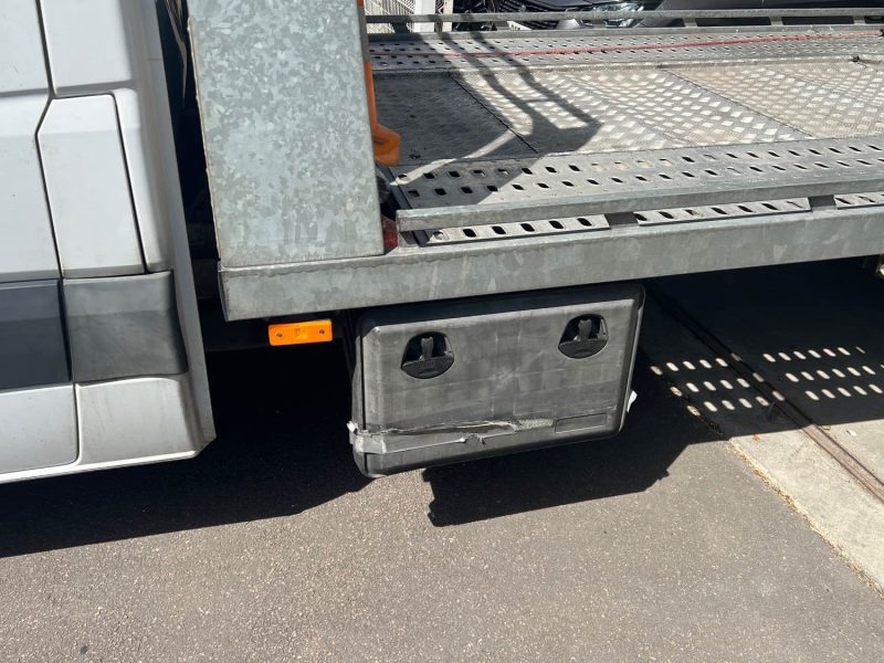 Depanneuse Mercedes plateau 5M BOITE AUTO