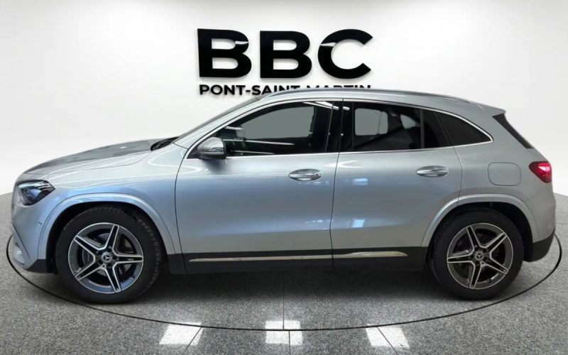 MERCEDES-BENZ GLA 220 D 4MATIC AMG LINE (PREMIUM) 2024