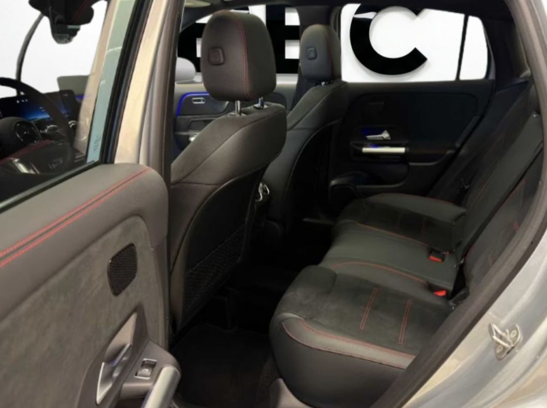 MERCEDES-BENZ GLA 220 D 4MATIC AMG LINE (PREMIUM) 2024
