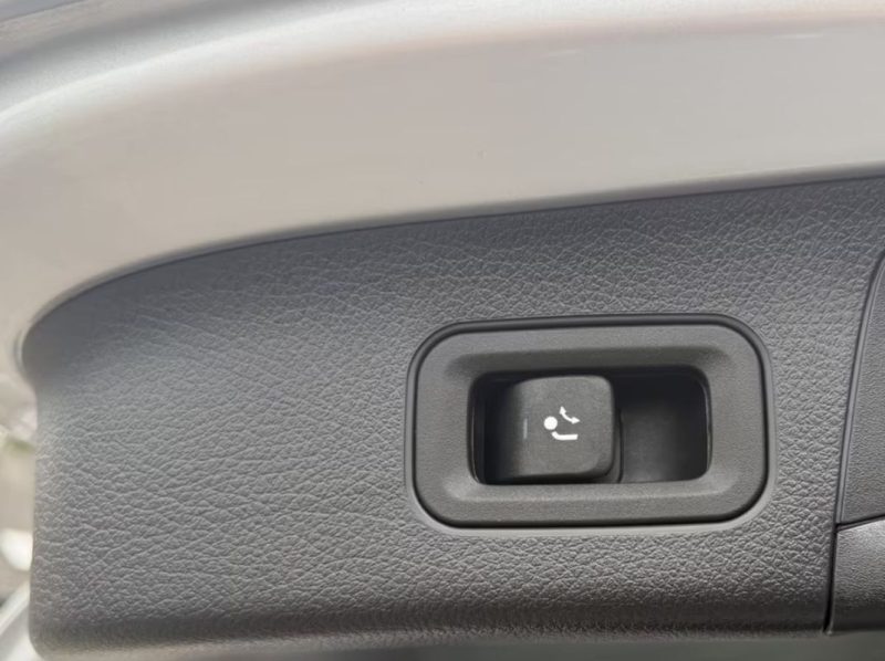 MERCEDES-BENZ GLA 220 D 4MATIC AMG LINE (ADVANCED PLUS, TOIT PANO, AHK) 2023