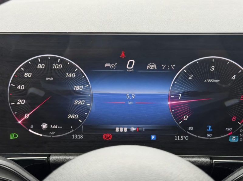 MERCEDES-BENZ GLA 220 D 4MATIC AMG LINE (ADVANCED PLUS, TOIT PANO, AHK) 2023