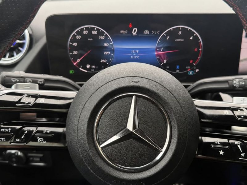 MERCEDES-BENZ GLA 220 D 4MATIC AMG LINE (ADVANCED PLUS, TOIT PANO, AHK) 2023