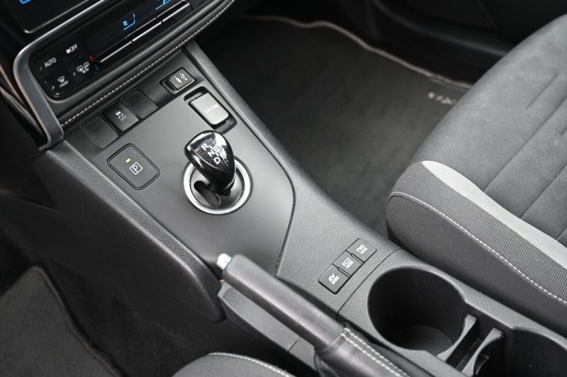 TOYOTA AURIS TOURING SPORTS 136H DESIGN 12/2016