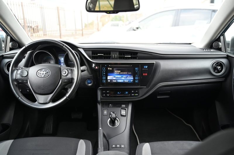 TOYOTA AURIS TOURING SPORTS 136H DESIGN 12/2016