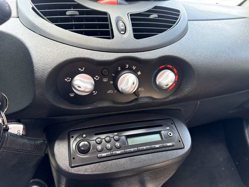 RENAULT TWINGO  1.2 75 AUTHENTIQUE  