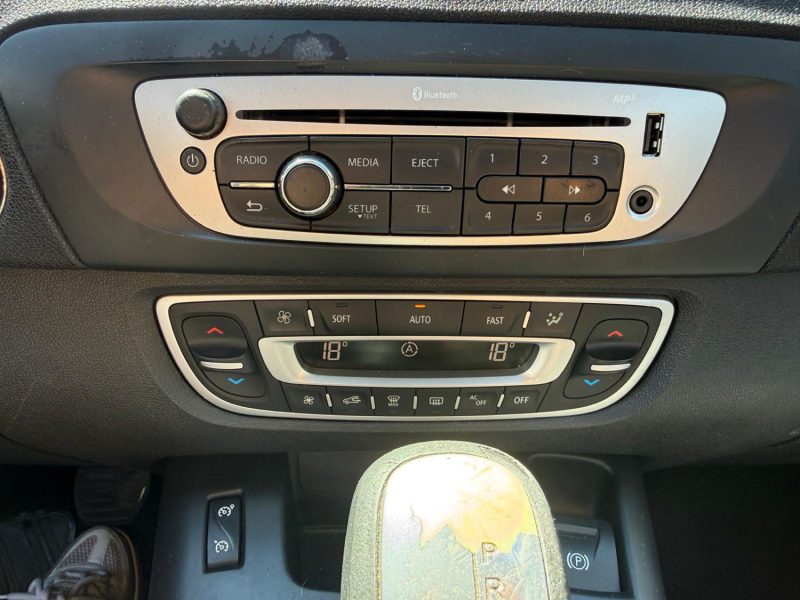 Renault Scénic III 1.5 DCI 110ch EDC6 Business