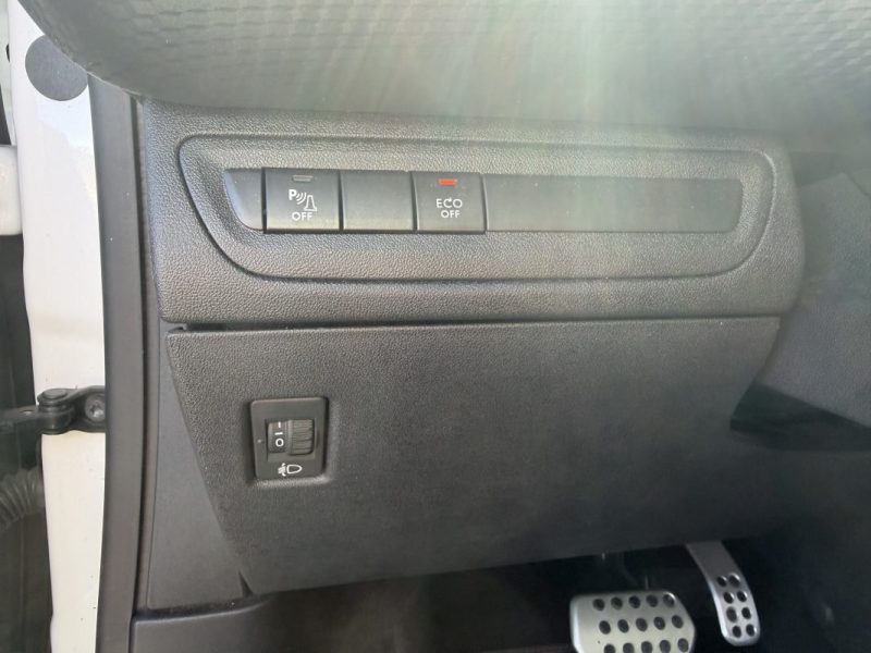 PEUGEOT 2008 1.5 BlueHDI 120cv GT LINE TOIT PANORAMIQUE CARPLAY GARANTIE 12 MOIS 