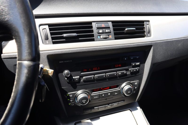BMW 320D SPORT 2011