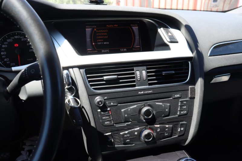 AUDI A4 S-LINE 1.8 TFSI 160CH