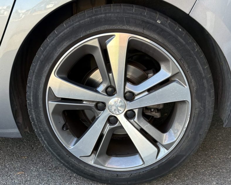 Peugeot 308 II 1.2 PureTech 130 GT Line EAT8 2020 — Caméra de recul - GARANTIE 6 MOIS