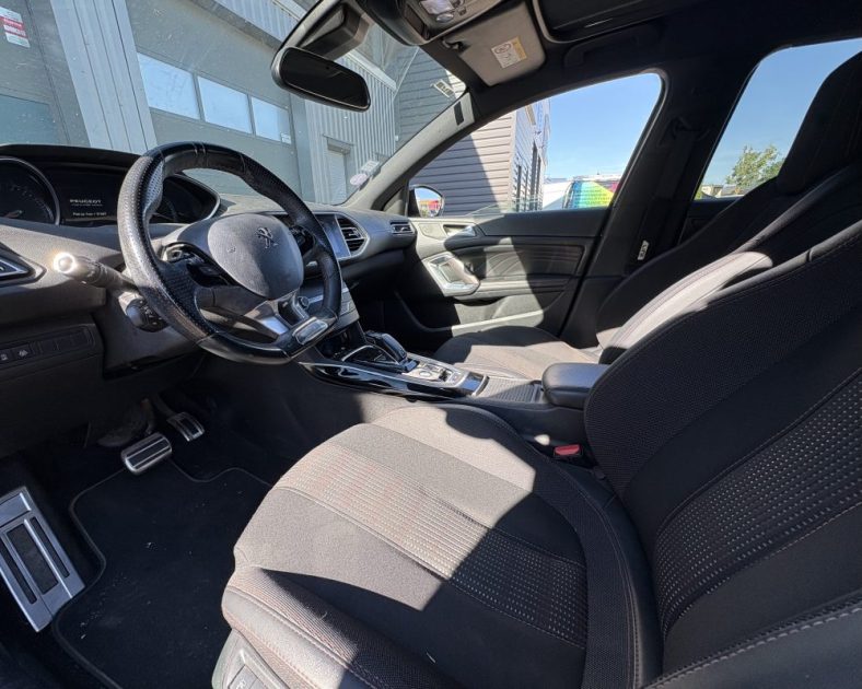 Peugeot 308 II 1.2 PureTech 130 GT Line EAT8 2020 — Caméra de recul - GARANTIE 6 MOIS