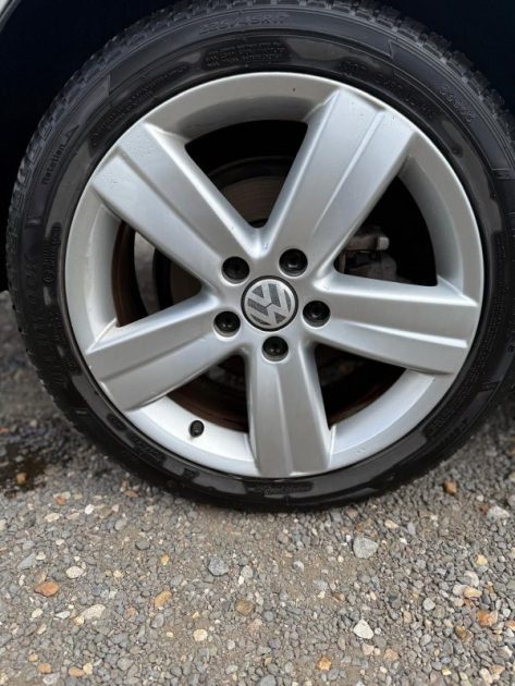 VOLKSWAGEN TOURAN 2.0 TDI 140 CONFORTLINE Trés Bon Etat 