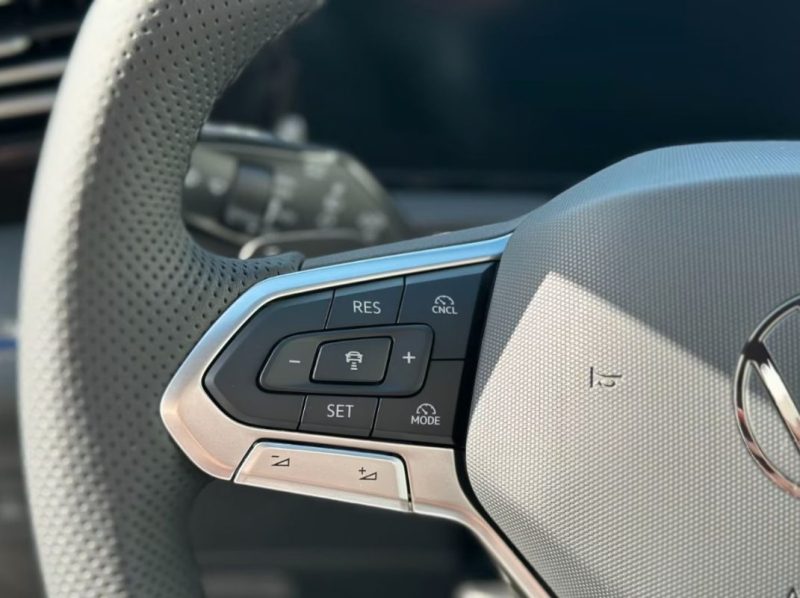 VOLKSWAGEN TIGUAN (1.5 EHYBRID R-LINE) R-LINE  2025