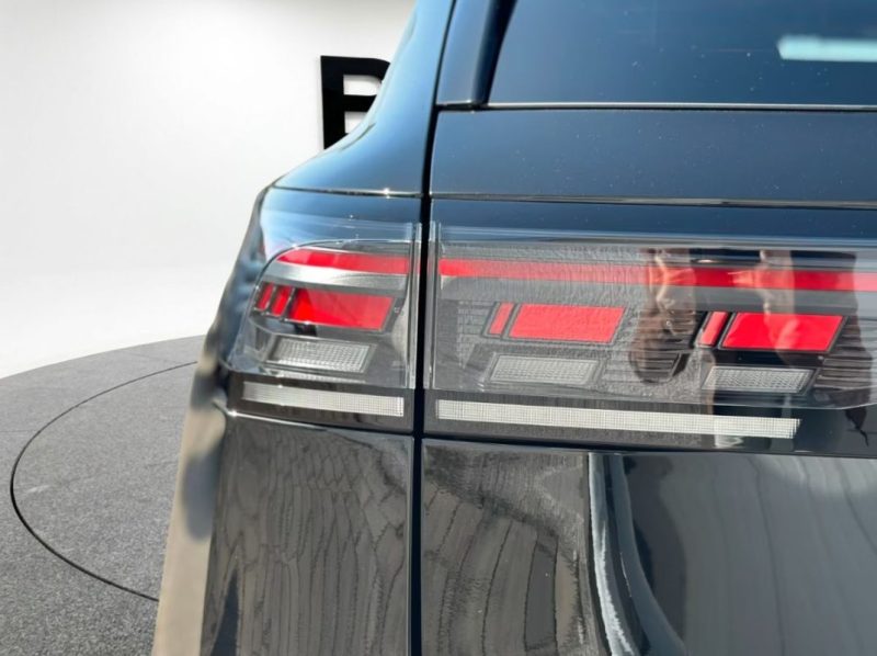 VOLKSWAGEN TIGUAN (1.5 EHYBRID R-LINE) R-LINE  2025