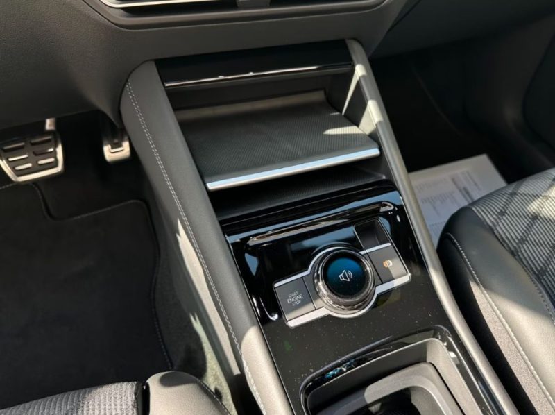 VOLKSWAGEN TIGUAN (1.5 EHYBRID R-LINE) R-LINE  2025