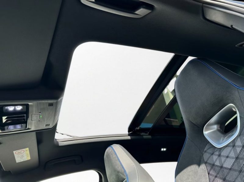 VOLKSWAGEN TIGUAN (1.5 EHYBRID R-LINE) R-LINE  2025