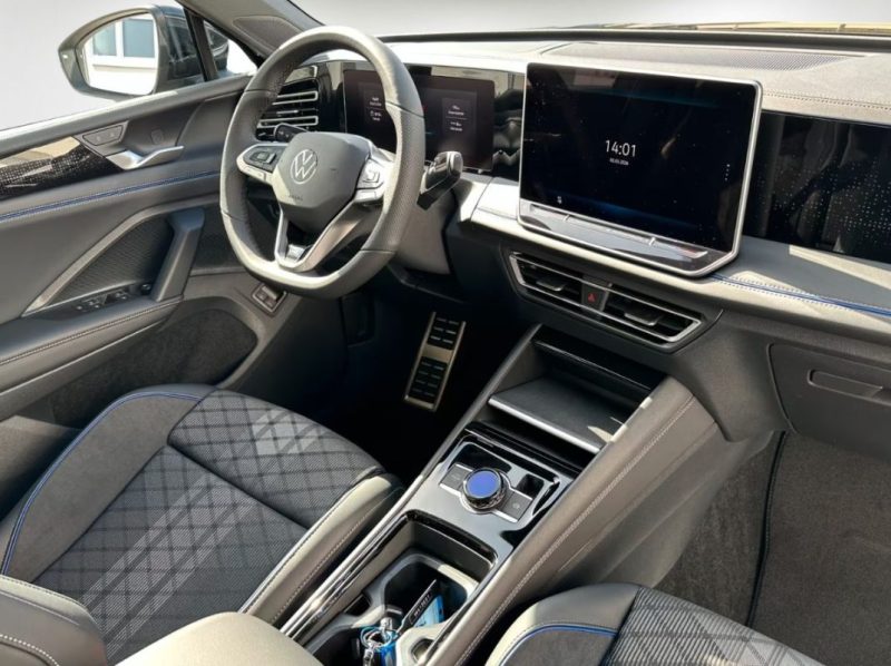 VOLKSWAGEN TIGUAN (1.5 EHYBRID R-LINE) R-LINE  2025
