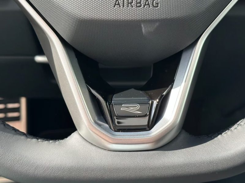 VOLKSWAGEN TIGUAN (1.5 EHYBRID R-LINE) R-LINE  2025