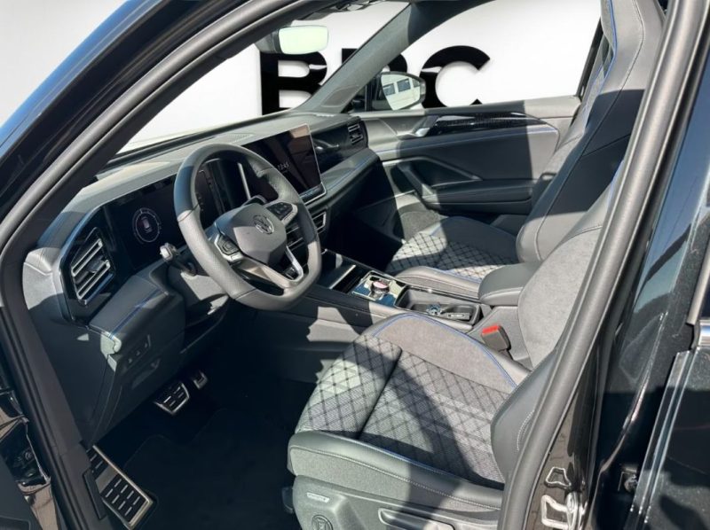 VOLKSWAGEN TIGUAN (1.5 EHYBRID R-LINE) R-LINE  2025