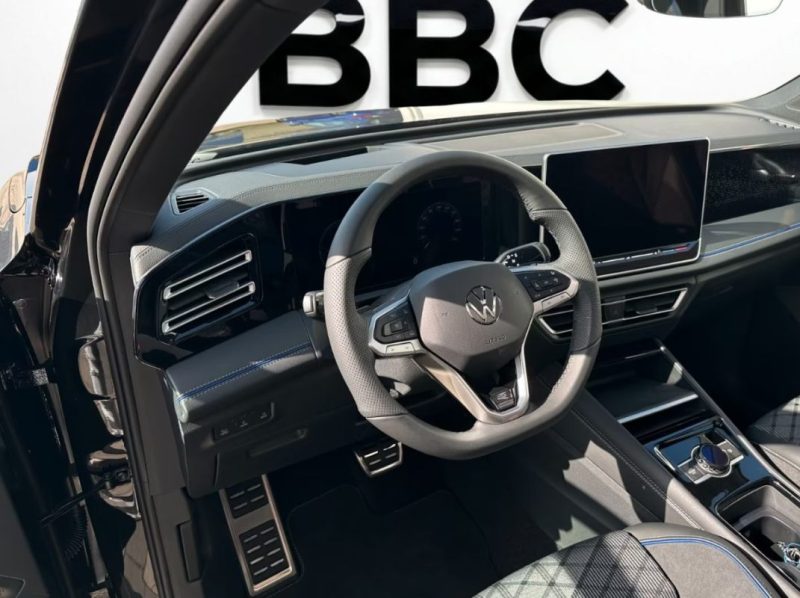 VOLKSWAGEN TIGUAN (1.5 EHYBRID R-LINE) R-LINE  2025