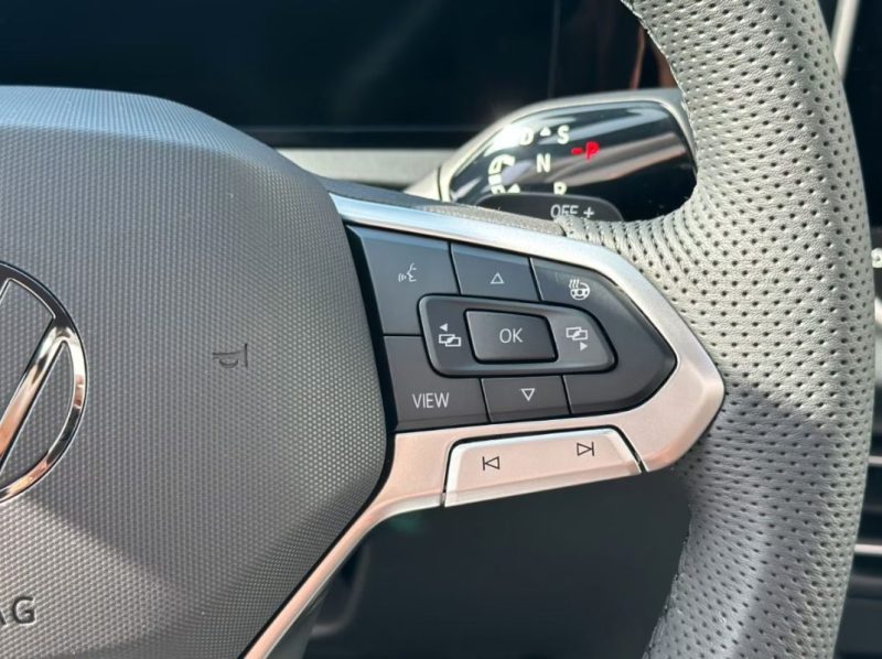VOLKSWAGEN TIGUAN (1.5 EHYBRID R-LINE) R-LINE  2025