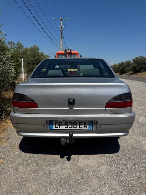 PEUGEOT 306 1.6 ESSENCE 90 Cv BOITE AUTO