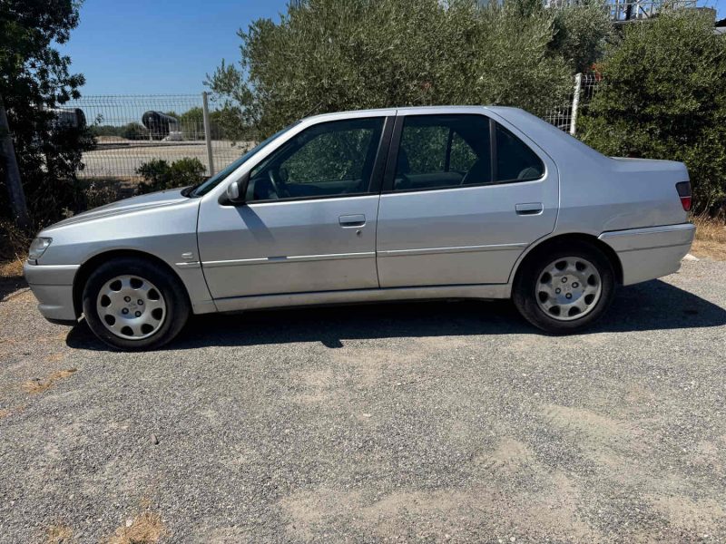 PEUGEOT 306 1.6 ESSENCE 90 Cv BOITE AUTO