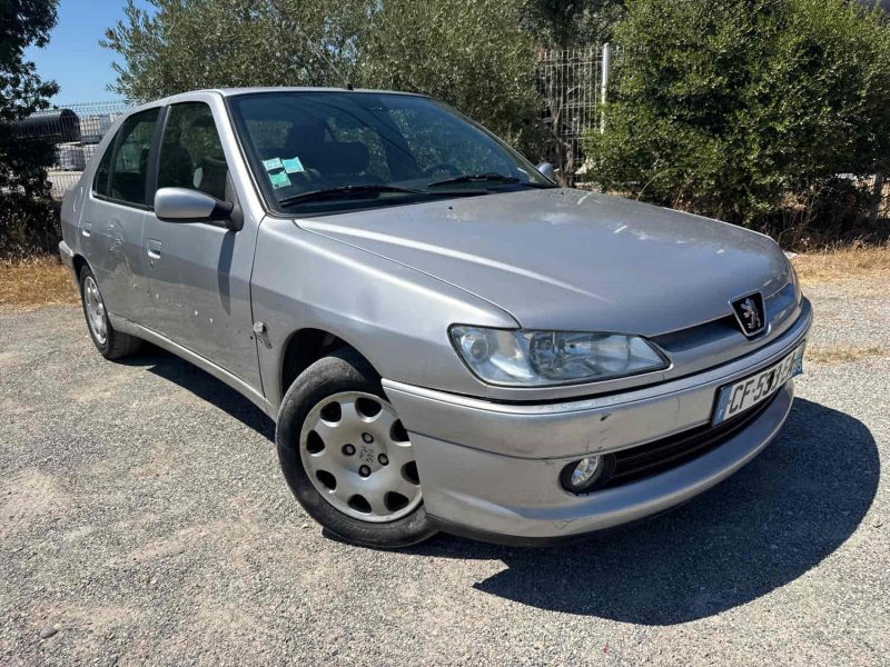 PEUGEOT 306 1.6 ESSENCE 90 Cv BOITE AUTO