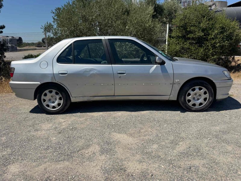 PEUGEOT 306 1.6 ESSENCE 90 Cv BOITE AUTO