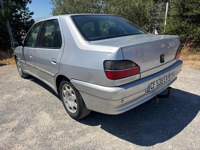 PEUGEOT 306 1.6 ESSENCE 90 Cv BOITE AUTO