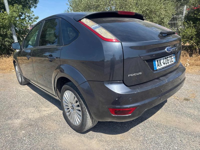 FORD FOCUS II 1.6 ESSENCE 115 Cv GHIA