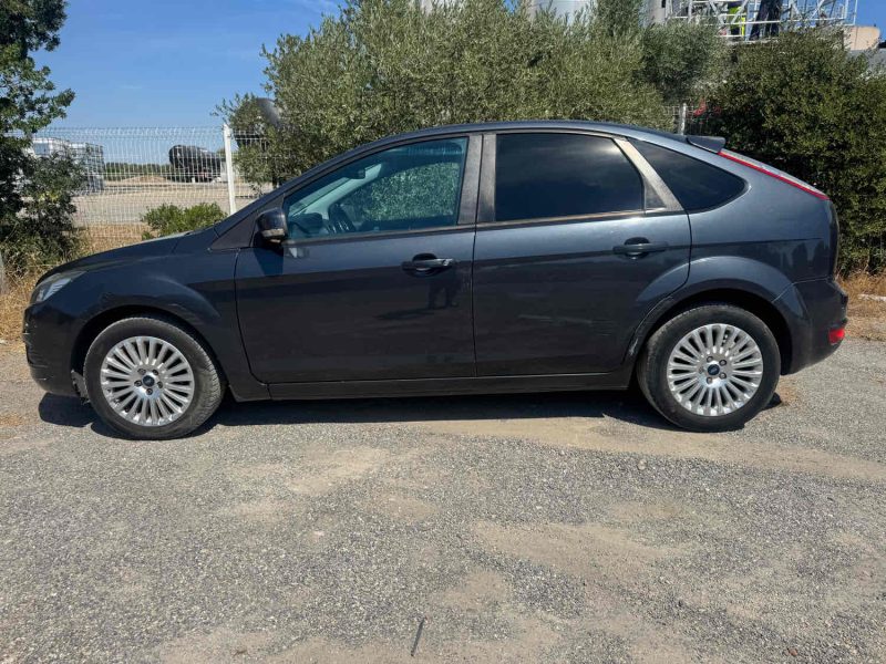 FORD FOCUS II 1.6 ESSENCE 115 Cv GHIA