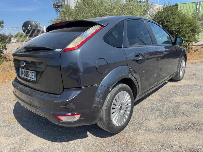 FORD FOCUS II 1.6 ESSENCE 115 Cv GHIA