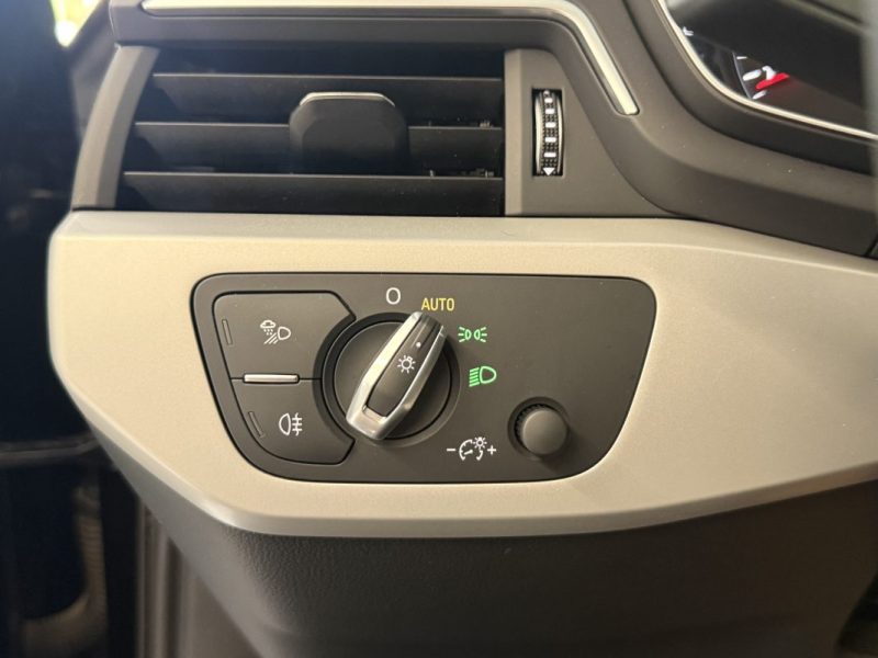 AUDI A4 Avant 35 TDI 163 ch Business Line S-Tronic - CARPLAY - SIEGES CHAUFFANTS - CUIR