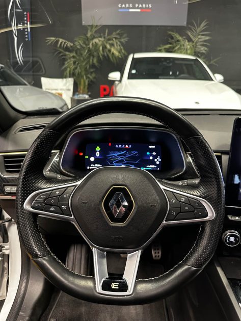 MAGNIFIQUE RENAULT ARKANA HYBRID 145 + 22 CH (1ERE MAIN, SUIVI RENAULT, TOIT OUVRANT PANORAMIQUE)
