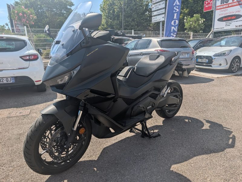 HONDA NSS 750 FORZA ABS 9.000KMS 1ERE MAIN ENTRETIEN EXCLUSIF HONDA GARANTIE  6 ANS 