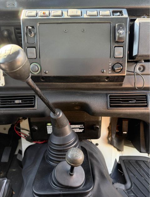 LAND ROVER DEFENDER - 2.5 TD5 - 4X4 - 2005 - GARANTIE