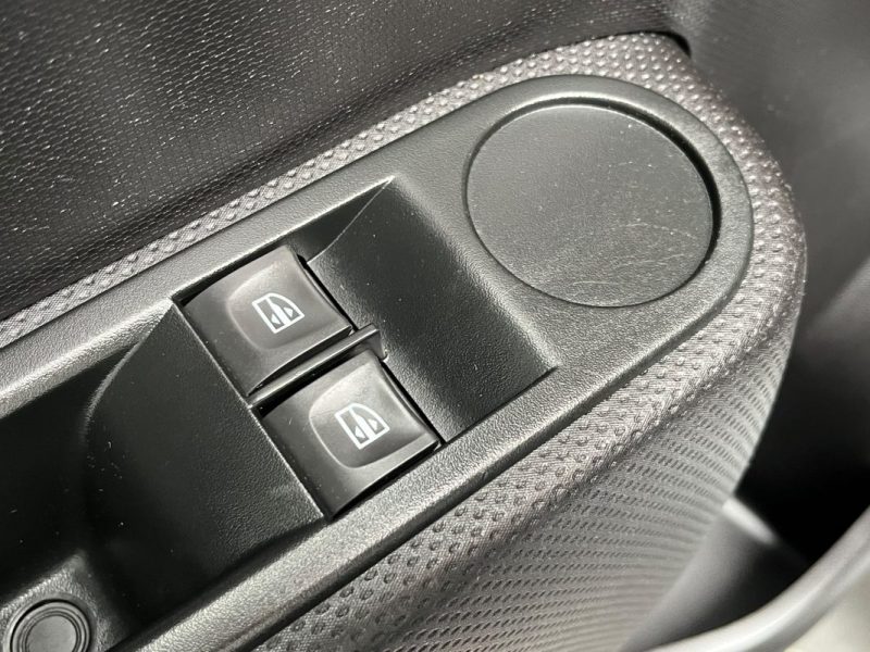 🚗 RENAULT TWINGO III 1.0 SCE 65ch ⚙️ LIFE 📱 Bluetooth 📊 34 500 km