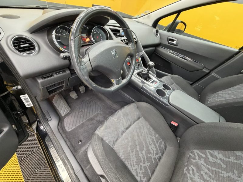 PEUGEOT 3008 1.6 HDI 16V 110CH PREMIUM PACK