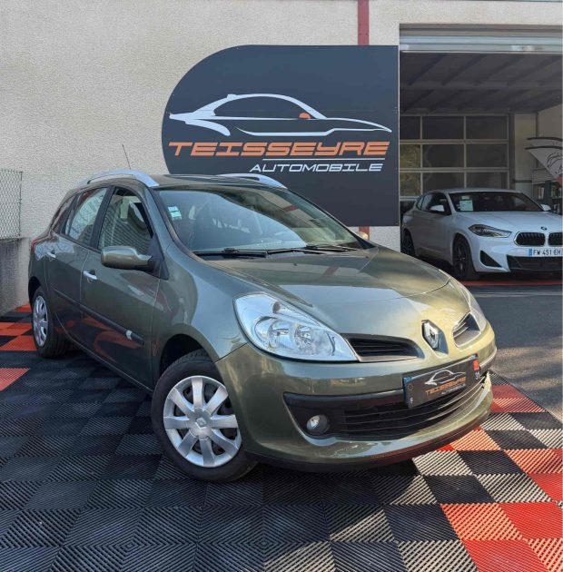 Renault clio III 3 1.2 TCE 100 - Faible KM - Attelage 