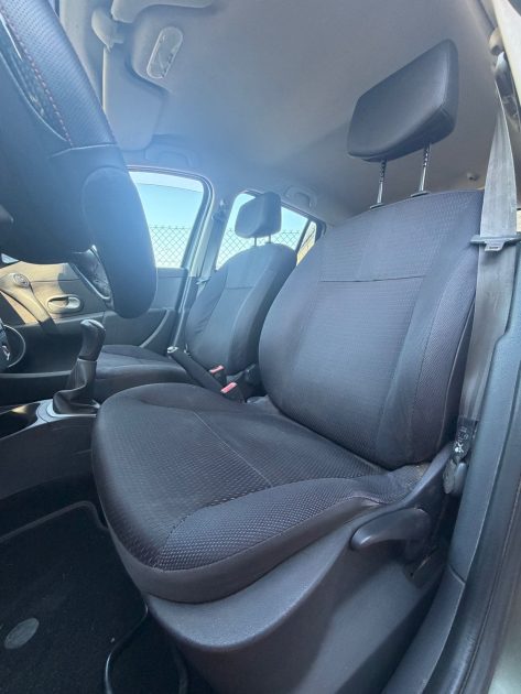 Renault clio III 3 1.2 TCE 100 - Faible KM - Attelage 